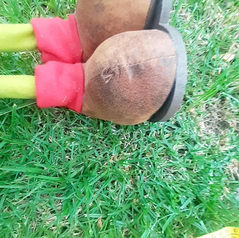 33" FOLK Art Santa Claus Doll red Hat coat pants Cloth & Wood legs Primitive - Picture 6 of 8